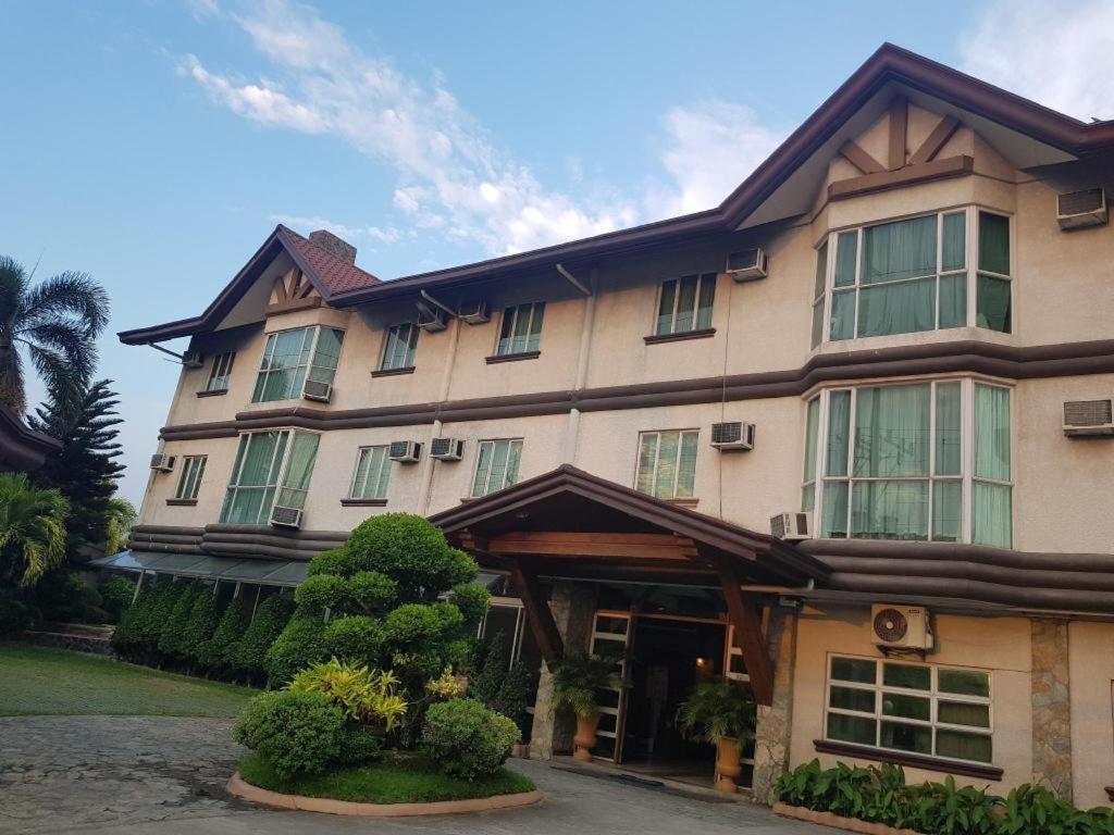 Chocolate And Berries Hotel Baliuag Eksteriør billede