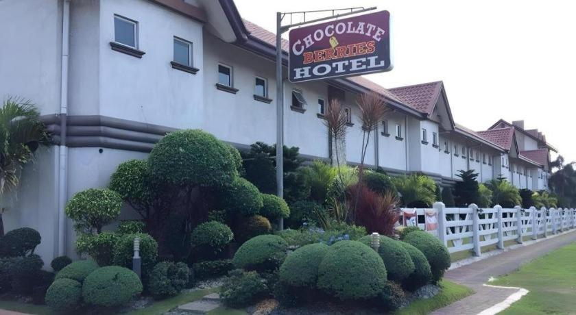 Chocolate And Berries Hotel Baliuag Eksteriør billede